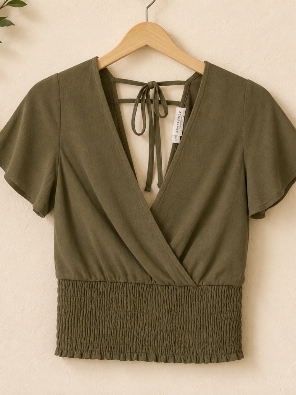 Paper Crane Green Cropped Fluttered Short Sleeve Smocked Waist Top Blouse XS